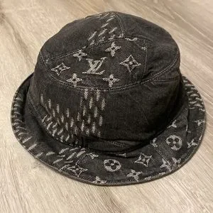 Louis Vuitton | Accessories | Louis Vuitton X Virgil Abloh X  display picture 2
